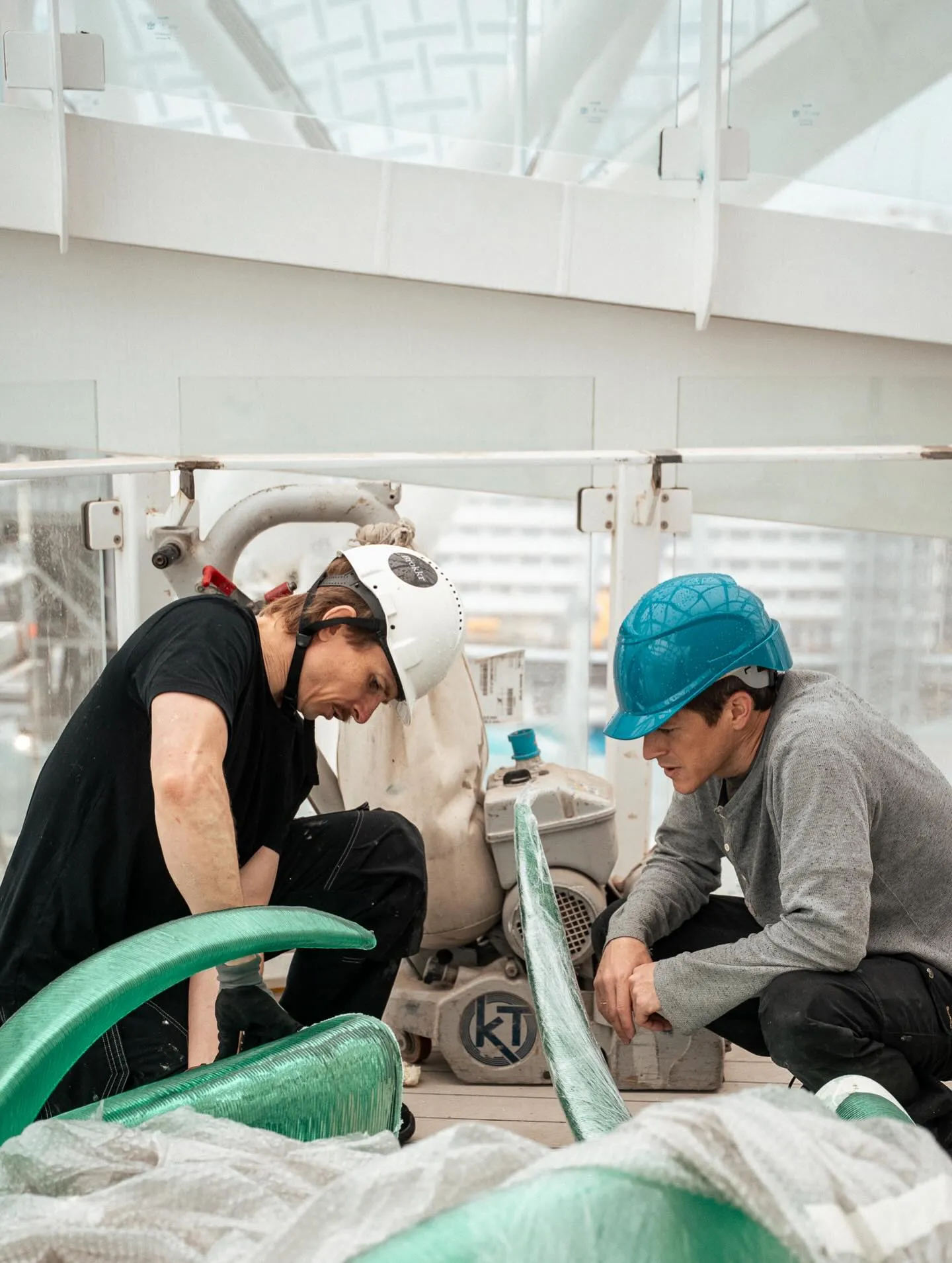 Alf Petter and a colleague fitting 3D-printed parts on site
